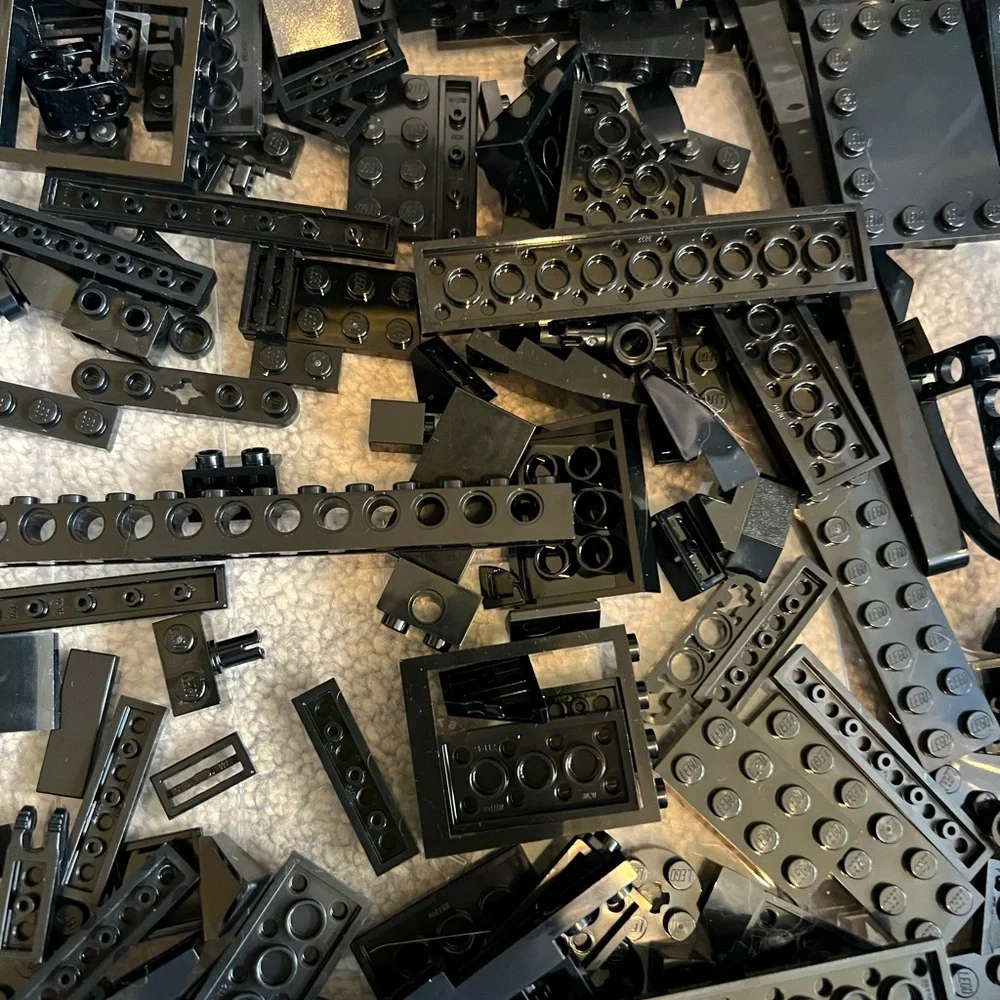 LEGO Small And Medium Building Bricks And Assorted Pieces - Black 11oz